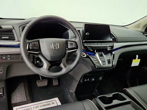 Used 2026 Honda Odyssey Elite image 13