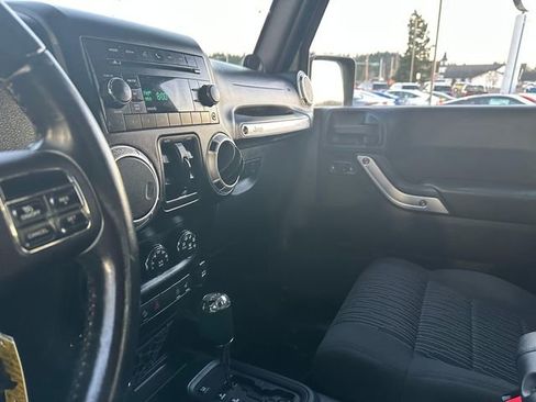 Used 2011 Jeep Wrangler Unlimited Sahara w/ Dual Top Group image 21