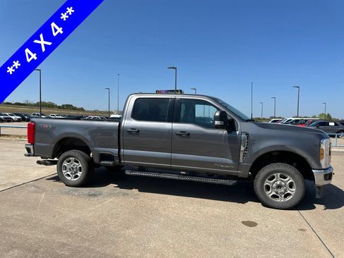 Used 2025 Ford F250 XLT AWD/4WD image 6