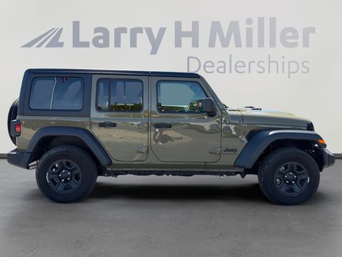 Used 2025 Jeep Wrangler Unlimited Sport AWD/4WD image 6