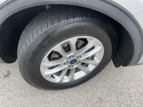 Used 2022 Ford Escape SE image 17