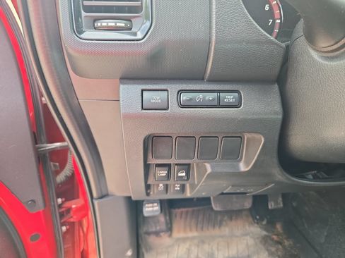 Used 2024 Nissan Frontier PRO-4X w/ Off-Road Protection Package AWD/4WD image 17