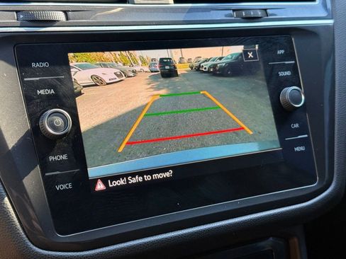 Used 2023 Volkswagen Tiguan SE image 27