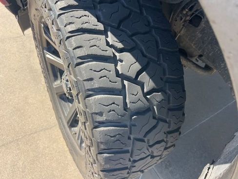 Used 2018 Ford F150 Lariat w/ Equipment Group 502A Luxury image 5