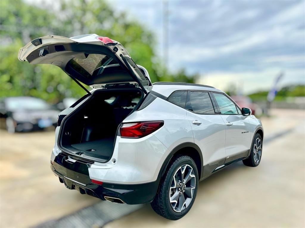 Used 2022 Chevrolet Blazer RS w/ Driver Confidence II Package FWD image 18