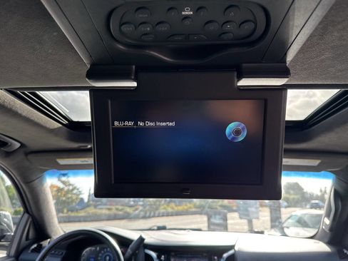 Used 2016 Cadillac Escalade ESV Platinum image 28