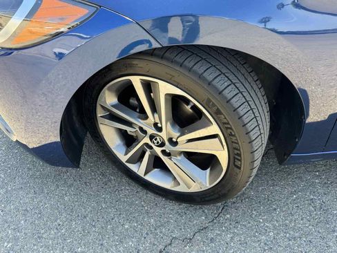 Used 2017 Hyundai Elantra Limited w/ Limited Ultimate Package 05 FWD image 35