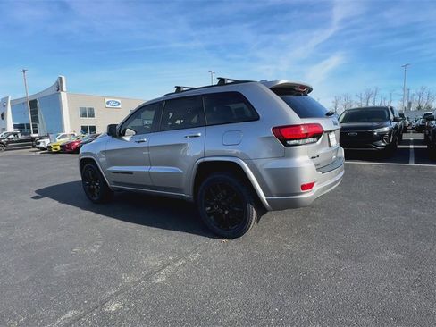 Used 2021 Jeep Grand Cherokee Laredo X image 6