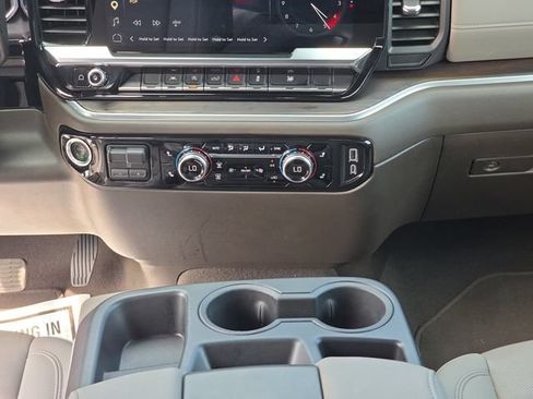 Used 2026 GMC Sierra 1500 SLT AWD/4WD image 11