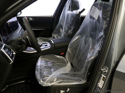 Used 2026 BMW X5 xDrive40i w/ M Sport Package image 10