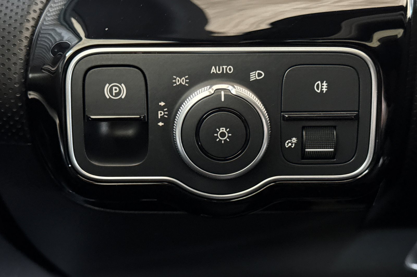 Certified 2024 Mercedes-Benz CLA 250 4MATIC image 35