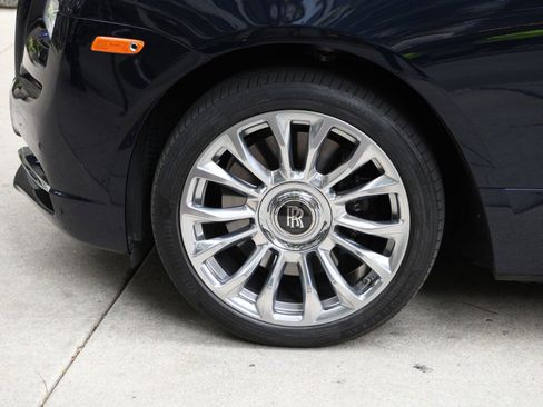 Used 2020 Rolls-Royce Dawn image 19