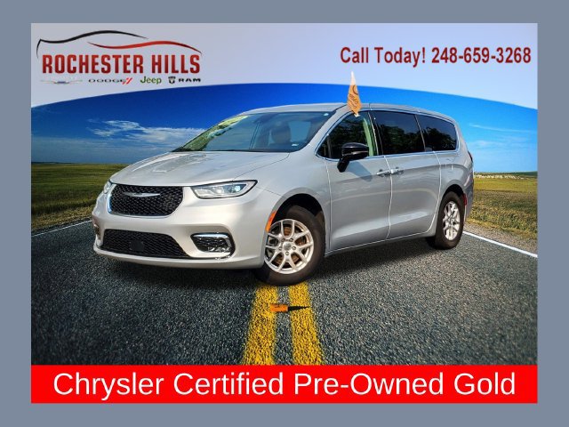 Used 2024 Chrysler Pacifica Touring-L FWD image 1