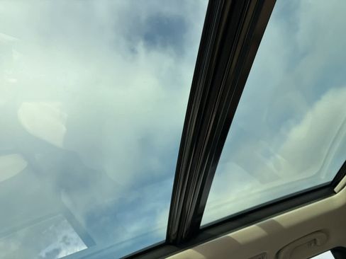 Used 2022 Subaru Ascent Limited w/ Technology Package image 19