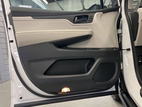 Used 2025 Honda Odyssey EX-L image 9