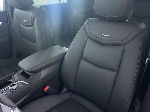 New 2025 Cadillac XT6 Luxury w/ LPO, Blue Accent Package AWD/4WD image 11