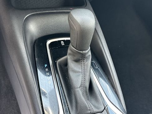 Used 2022 Toyota Corolla LE image 29