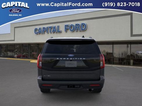 New 2026 Ford Expedition Active image 5