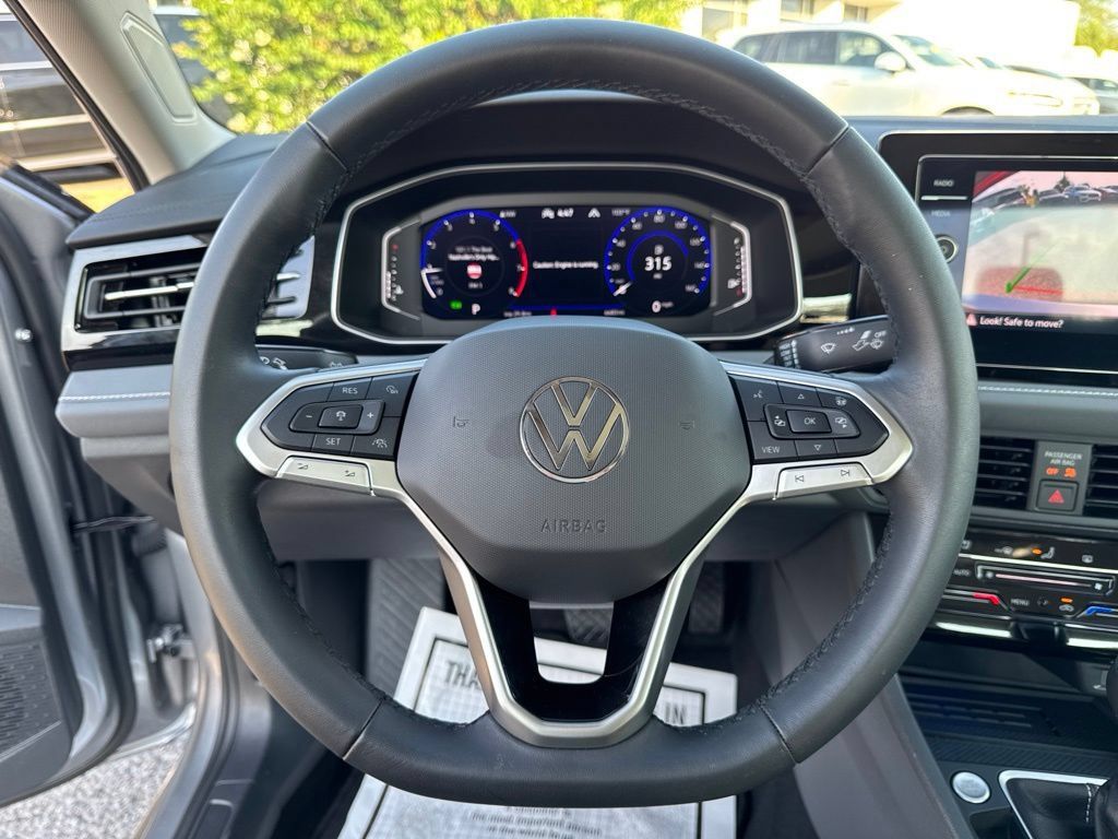 Used 2026 Volkswagen Jetta SEL FWD image 14