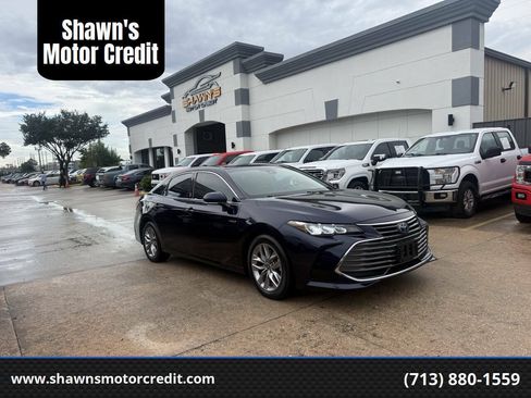 Used 2021 Toyota Avalon XLE FWD image 1