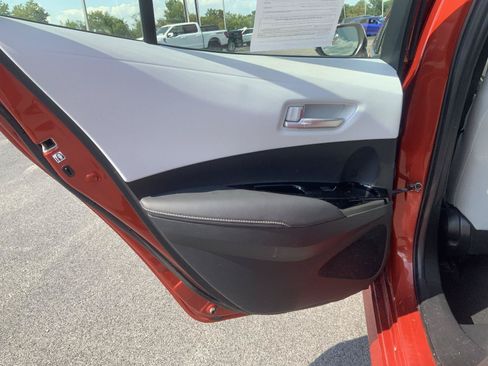 Used 2019 Toyota Corolla SE w/ Carpet Mat Package FWD image 40