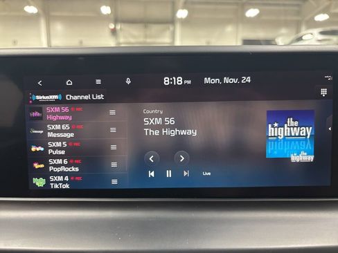 Used 2024 Kia Seltos EX image 18