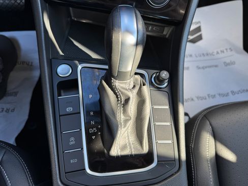 Used 2021 Volkswagen Jetta SE w/ SE Cold Weather Package image 20