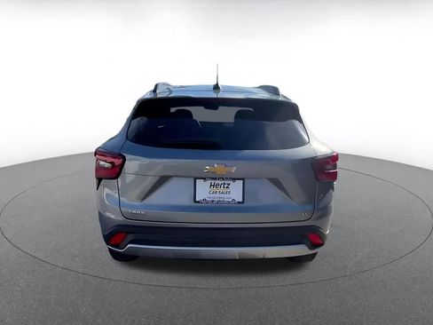 Used 2025 Chevrolet Trax LT image 12