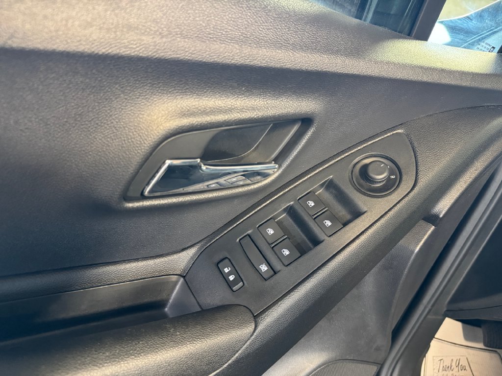Used 2019 Chevrolet Trax Premier AWD/4WD image 14