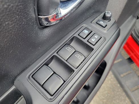 Used 2021 Nissan Titan PRO-4X w/ Pro-4x Convenience Package image 10