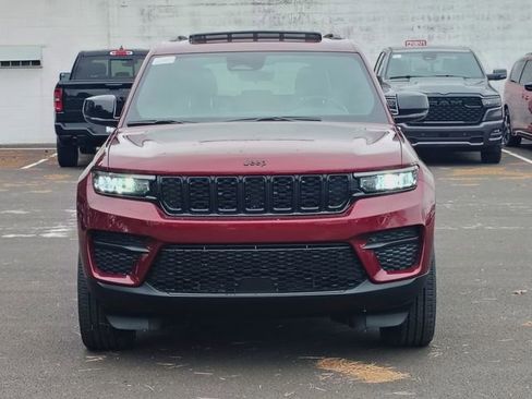 New 2025 Jeep Grand Cherokee Altitude image 37