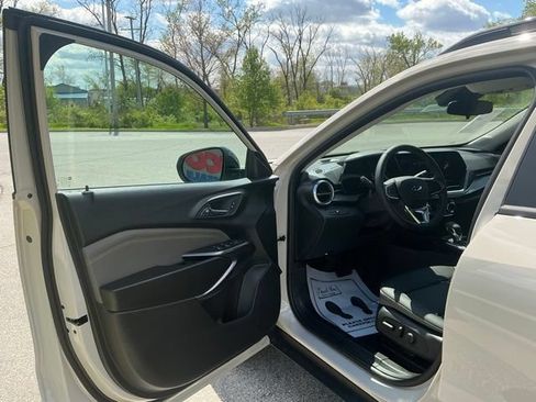 New 2026 Chevrolet Trax ACTIV w/ Sunroof Package FWD image 15