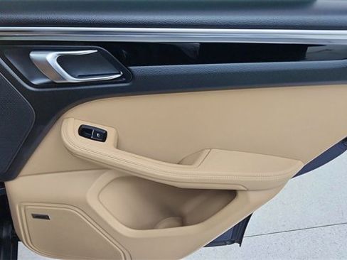 Used 2019 Porsche Macan S image 27