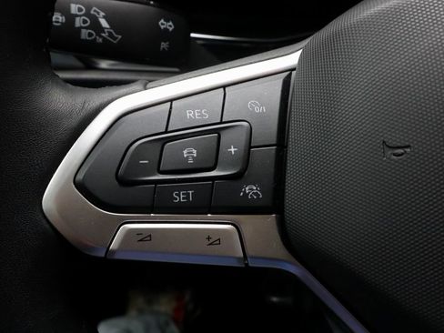 Used 2023 Volkswagen Jetta SE w/ Panoramic Sunroof Package FWD image 27