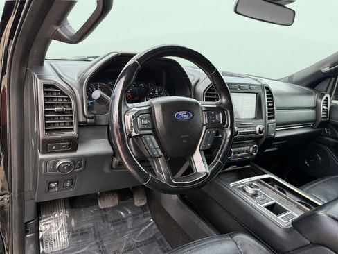 Used 2018 Ford Expedition Limited w/ Equipment Group 301A RWD image 17