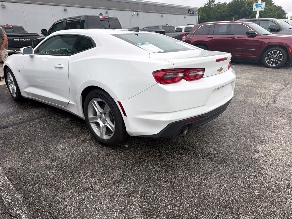 Used 2019 Chevrolet Camaro LT w/ Technology Package RWD image 2