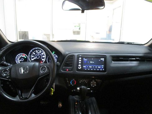 Used 2020 Honda HR-V Sport image 5