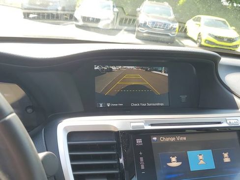 Used 2017 Honda Accord Touring image 27