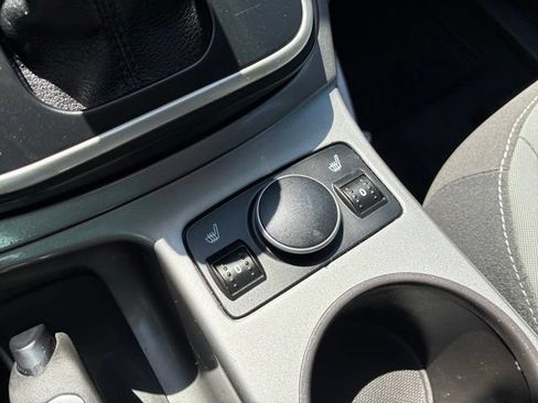 Used 2013 Ford C-MAX SE w/ Winter Pkg FWD image 24