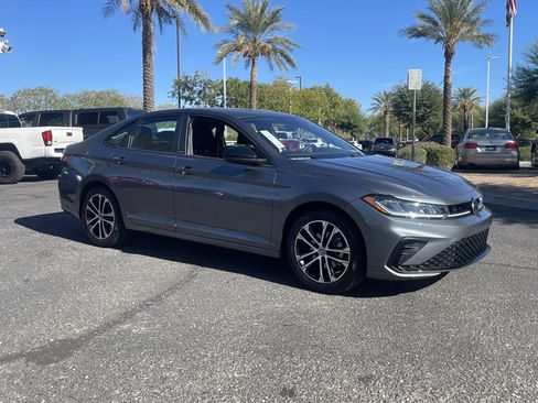 Certified 2025 Volkswagen Jetta Sport image 6