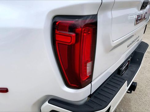 Used 2022 GMC Sierra 3500 Denali image 27
