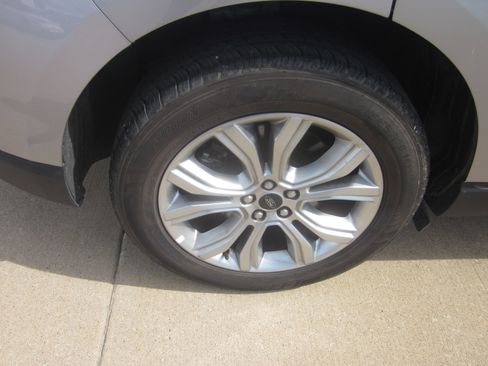 Used 2024 Ford Edge Titanium AWD/4WD image 7