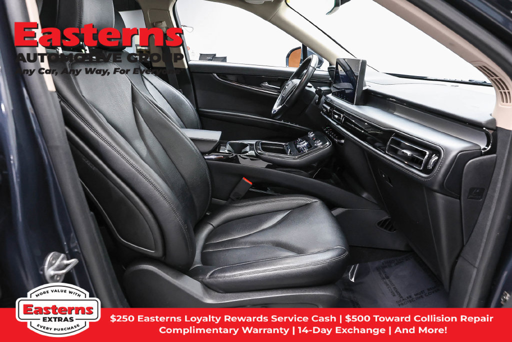 Used 2023 Lincoln Nautilus AWD image 25