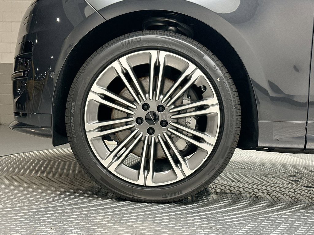 New 2027 Land Rover Range Rover Sport Dynamic SE AWD/4WD image 5