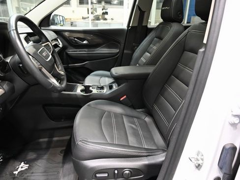 Used 2024 GMC Terrain Denali w/ Denali Premium Package image 9