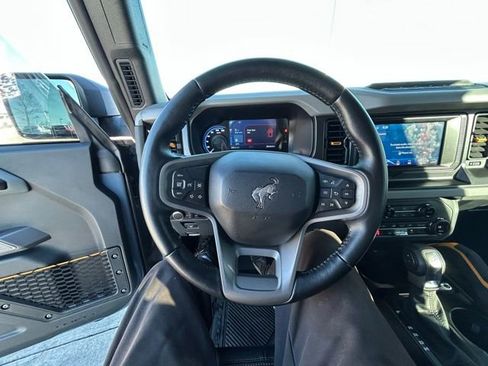 Used 2023 Ford Bronco Badlands w/ Sasquatch Package image 14