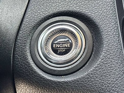 Used 2020 Mercedes-Benz GLC 300 image 32