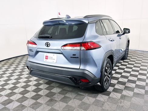Used 2024 Toyota Corolla Cross AWD Hybrid image 3