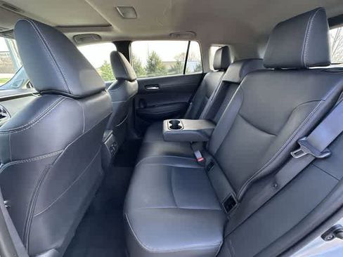 Used 2023 Toyota Corolla Cross XLE w/ Convenience Package image 18