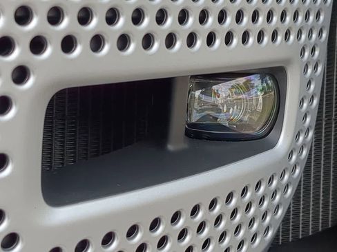 Used 2025 Land Rover Defender 110 S image 11